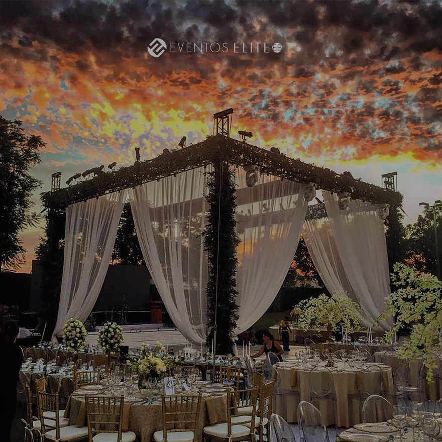 Montaje de evento al aire libre por Eventos Elite